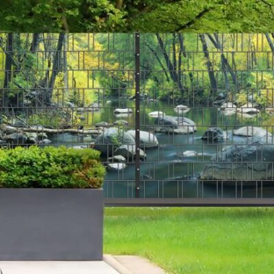 Fluss – Panorama XL bedruckter Sichtschutz für Doppelstabmattenzaun | 1,8 m × 5 m | UV-beständig, wetterfest & blickdicht | Hochwertiger PES-Sichtschutz mit Naturmotiv