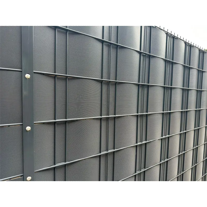 sichtschutzstreifen-maximus-geriffelt-pp-kunststoff-2530-x-191-x-15-mm-anthrazit-aehnlich-ral-70162.webp sichtschutzstreifen-maximus-geriffelt-pp-kunststoff-2530-x-191-x-15-mm-anthrazit-aehnlich-ral-70162.webp